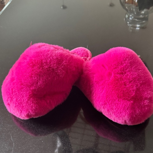 Plush Pink Woman’s Slippers - Picture 5 of 6